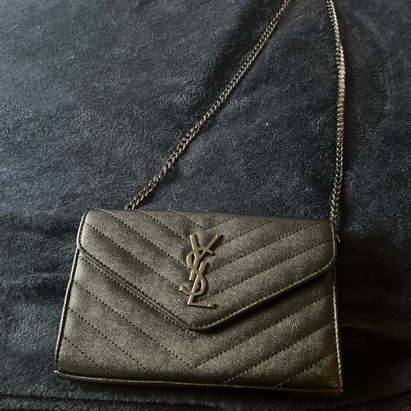 Purse - Picture 1 of 3